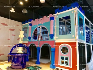 Novo parque infantil coberto instalado em Taiwan