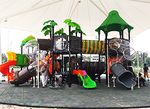 Parque infantil ao ar livre no Sri Lanka