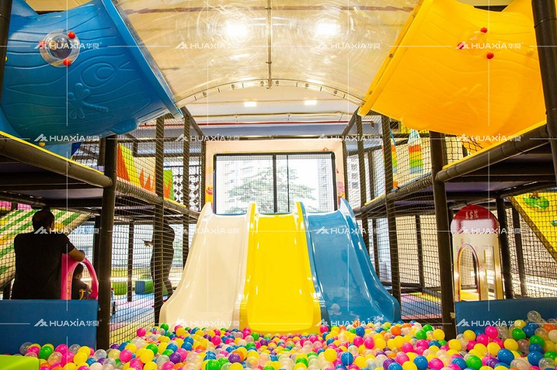 Parque infantil coberto projetado para Mumbai