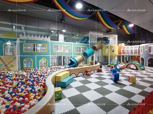 Um playground coberto construído em Xianyang