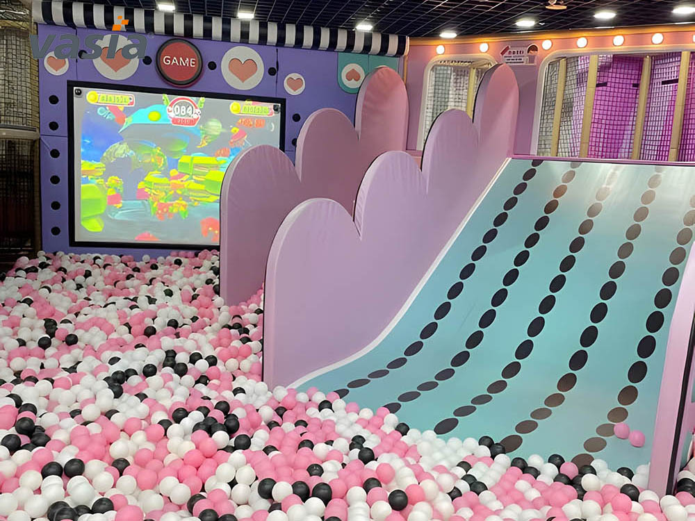  Parque infantil interno M0027