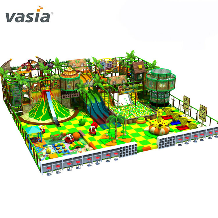 Playground interno macio e seguro para crianças na selva - Vasia