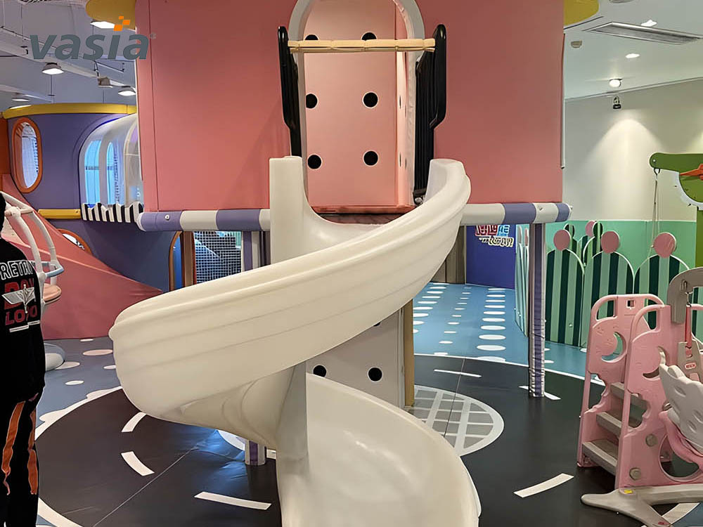 Parque de divers&otilde;es interno M0003