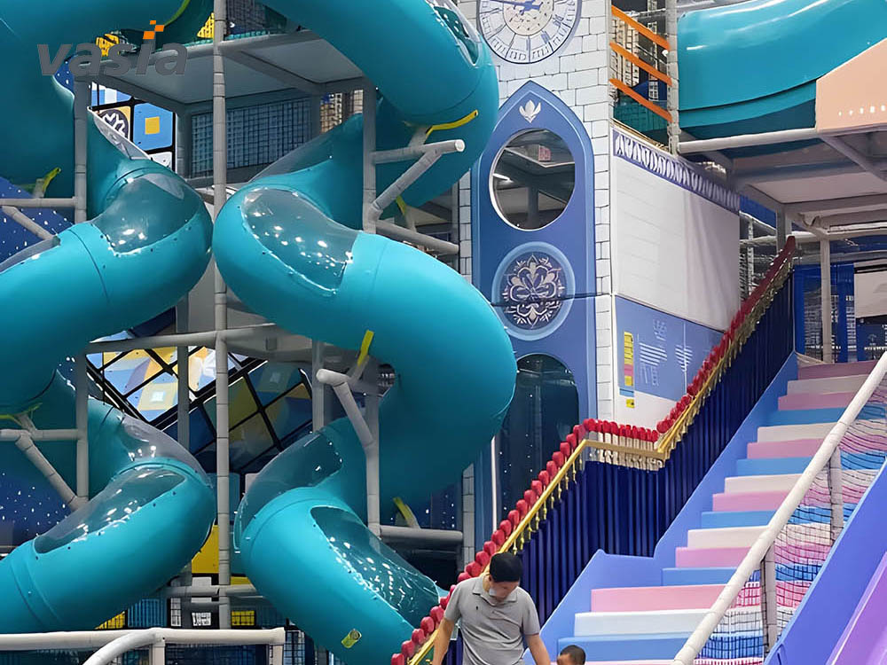 Parque infantil interno M0020